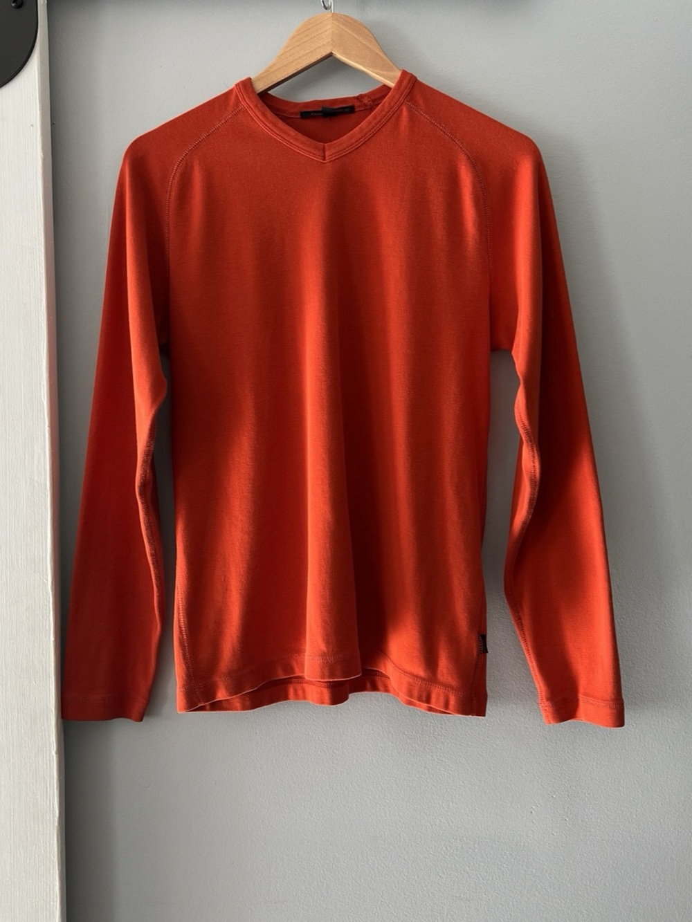 VTG Y2K Banana Republic Men’s M Orange 100% Cotton V-Neck Raglan Long Sleeve Tee